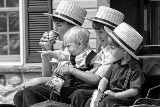 amish-snack-time