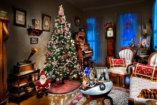 ravegum-christmas-parlor2