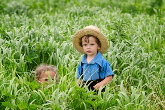 amish-boy-in-bllue