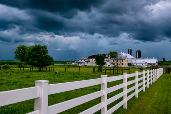 storm-over-farm
