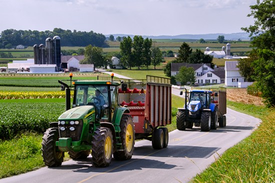 intercourse-tractor-harvest