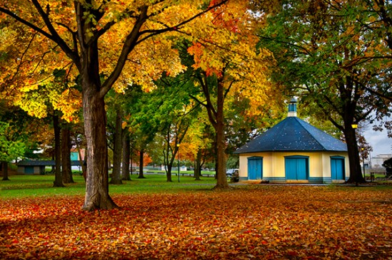 lititz-park-fall-building